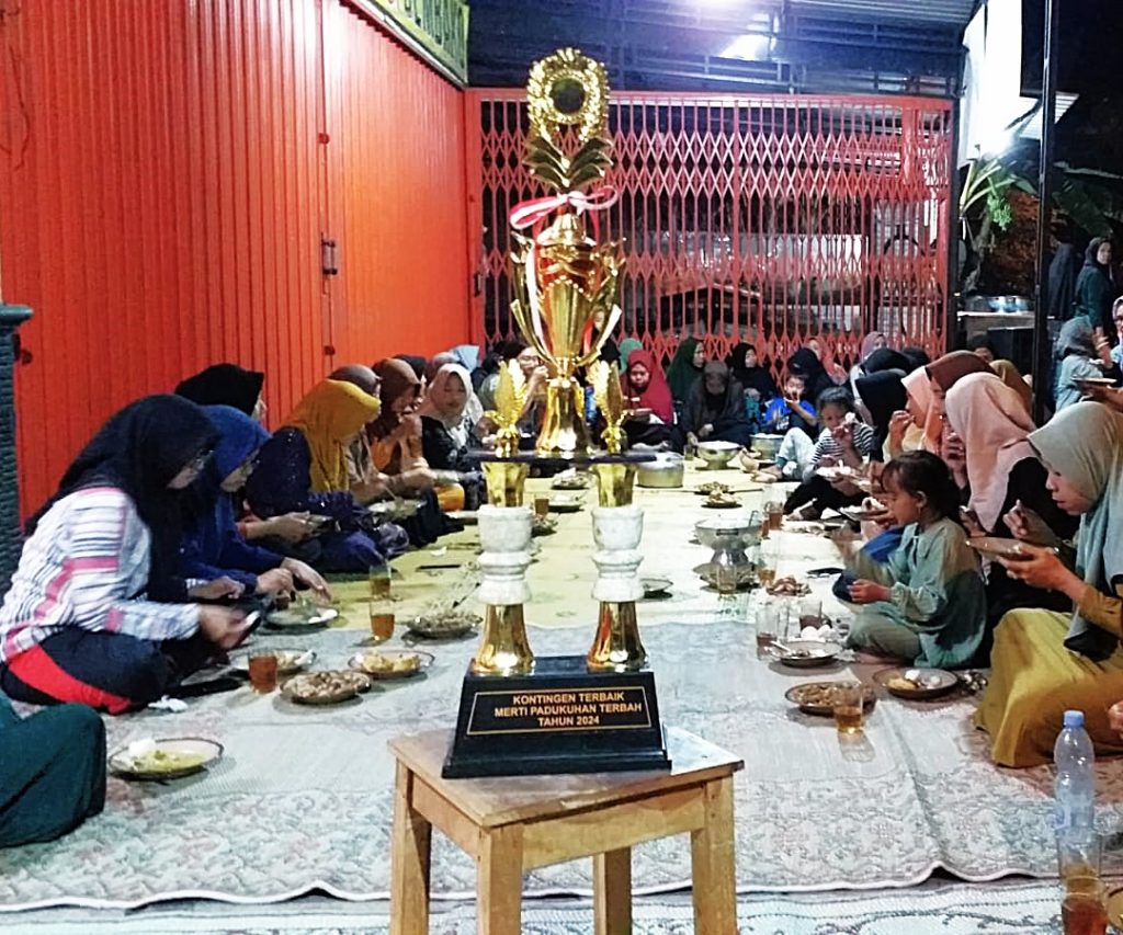 Syukuran Kemenangan Merti Padukuhan dan Evaluasi RT. 26 di Dusun Terbah